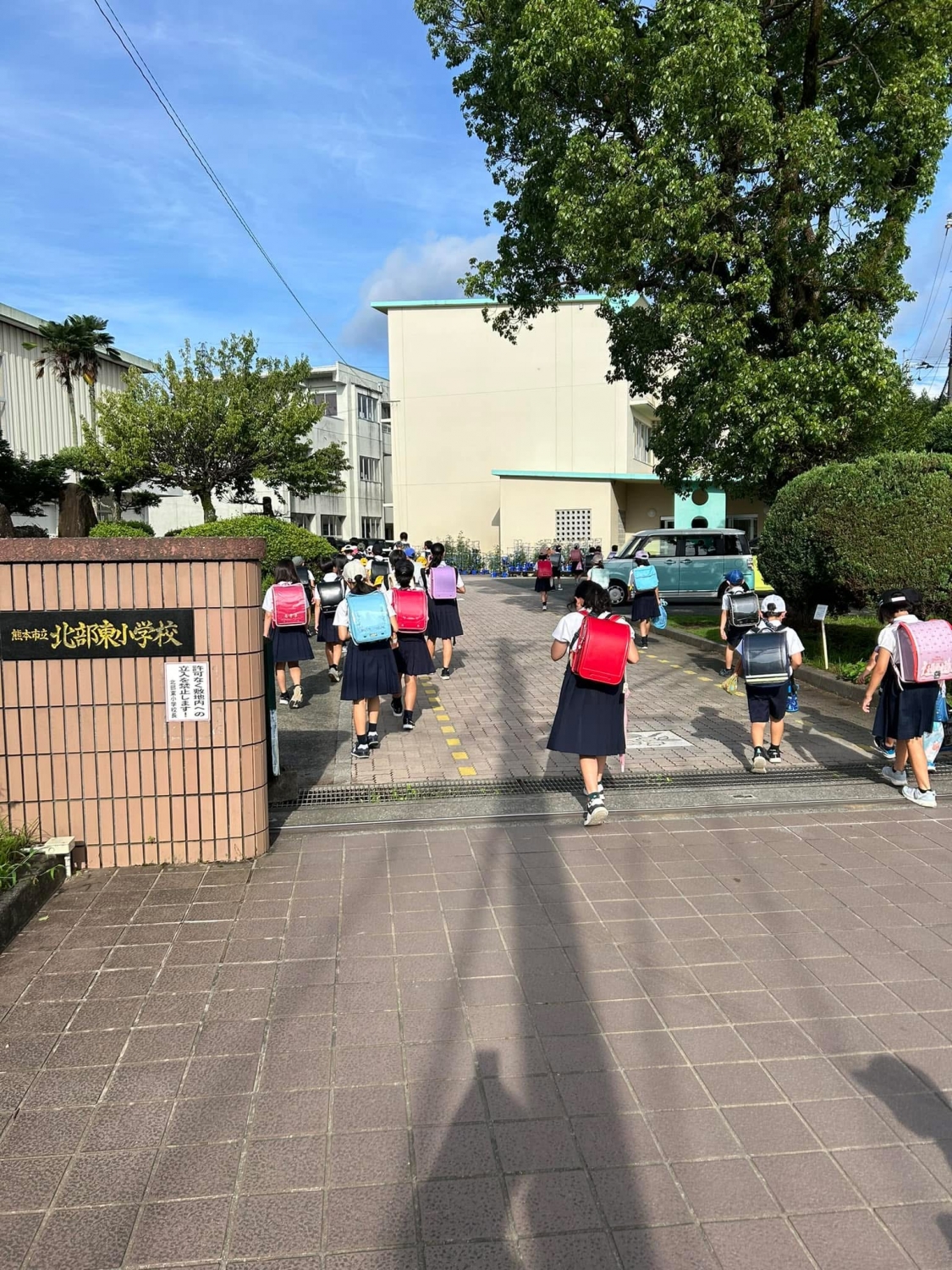 月の初めは挨拶運動
